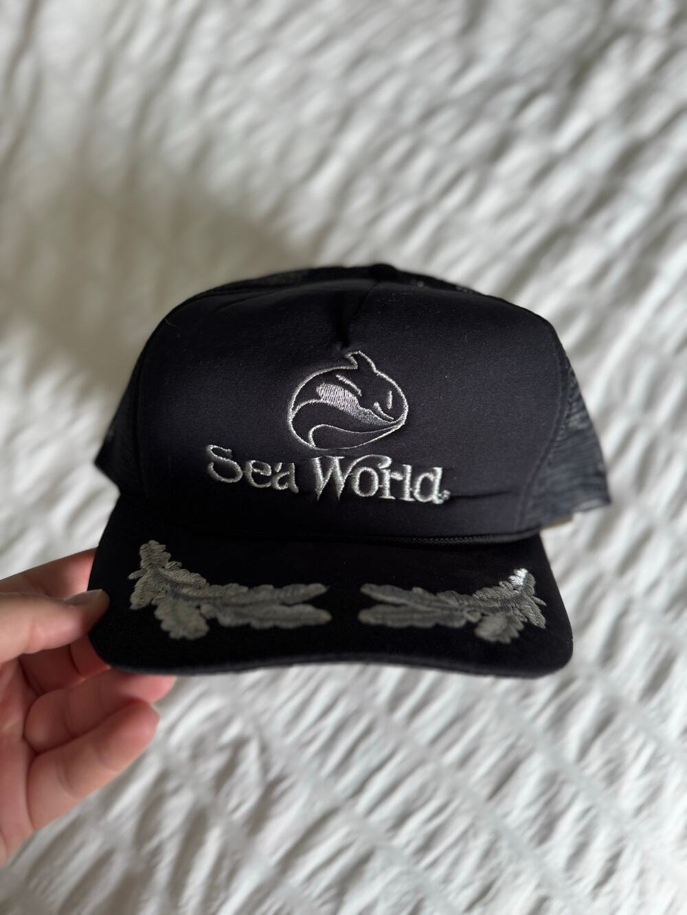Vintage 80s Sea World California 1986 Shamu Whale Mesh Trucker SnapBack Hat